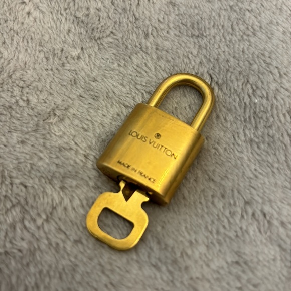 Louis Vuitton Lock & Key #317 - Picture 2 of 7